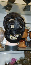 Lade das Bild in den Galerie-Viewer, Chignon
